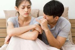 Nỗi lo thầm kín của chàng khi gần gũi mà chàng không muốn nói nhưng luôn mong nàng hiểu
