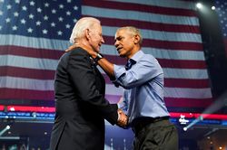 Bộ đôi Biden - Obama và ông Trump 'xung trận' ở bang chiến trường