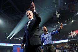Bộ đôi Biden - Obama cùng xuất hiện ở 'vũ đài' Pennsylvania
