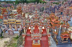 'Thành phố' lăng mộ độc nhất vô nhị ở Thừa Thiên Huế