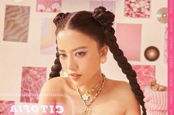 Album được Phùng Khánh Linh thu âm tại Mỹ chưa ra mắt đã gây 'sốt'