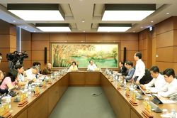 'Chỉ vì chưa hiểu rõ về đấu thầu mà nhiều người rơi vào vòng lao lý'