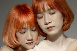 Ngày đính hôn của tôi, chị gái sinh đôi tặng món quà mà mọi người đều khóc