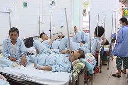 Nhiều trường hợp chủ quan tự điều trị sốt xuất huyết