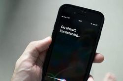 Apple đang đau đầu tìm cách rút ngắn cụm từ khi gọi trợ lý ảo 'Hey Siri' chỉ còn 'Siri'