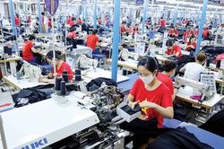 Hướng tới xây dựng nền kinh tế tự chủ: Sân chơi chưa bình đẳng