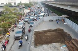 Yêu cầu chủ đầu tư rào đường Nguyễn Xiển thực hiện tổ chức giao thông