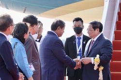 Lễ đón Thủ tướng Phạm Minh Chính tại sân bay Campuchia