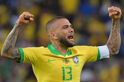 Brazil gọi Dani Alves dự World Cup 2022