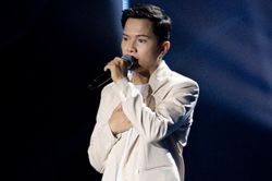 Đào Duy Quỳnh thắng áp đảo Đậu Tất Đạt bởi ca khúc đầy cảm xúc
