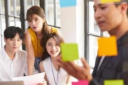 Không chịu để đồng nghiệp bắt nạt, tôi đã báo cáo sếp và được thăng chức