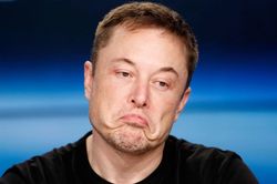 Fan cứng đồng loạt quay lưng với Elon Musk