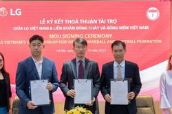 LG tài trợ 130 triệu đồng phát triển môn bóng chày tại Việt Nam