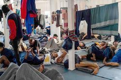 Italia: Sức ép trước làn sóng di cư bất hợp pháp