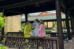 Chuyến du lịch kỷ niệm tình bạn 10 năm ở Huế