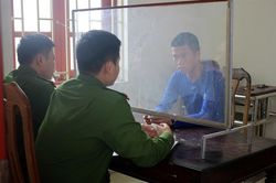 Làm giả bìa đỏ để thế chấp chiếm đoạt tài sản