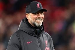 Jurgen Klopp: 'Dù có chuyện gì xảy ra, tôi vẫn cam kết gắn bó với Liverpool'