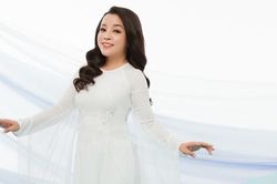 NSƯT Tố Nga khoe ảnh đi hát 30 năm trước