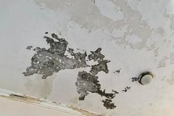 Di tích quốc gia đặc biệt Km số 0 ở Nghệ An xuống cấp nghiêm trọng
