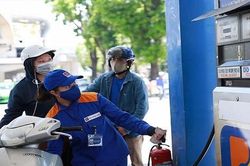 Giá xăng tăng cao nhất 1.111 đồng/lít từ 15h hôm nay