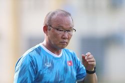 Tuyển Việt Nam chọn quân đá AFF Cup: Ông Park tính gì?