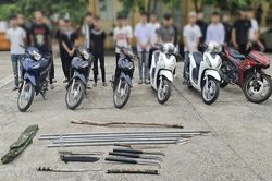 Nhóm thanh thiếu niên mang phóng lợn 'diễu phố', gieo rắc sợ hãi trong đêm