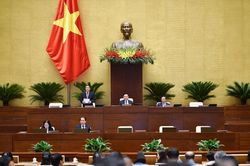 Quốc hội quyết định tăng lương cơ sở từ 1/7/2023