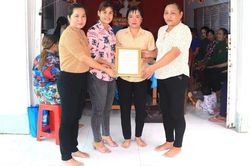 'Tổ phụ nữ xử lý rác thải tại hộ gia đình' góp phần xây dựng nông thôn mới