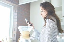 Xót xa khi thấy bố mẹ tôi đang nhảy múa trước mặt cháu trai