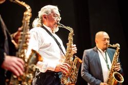Hành trình từ cậu bé học qua radio đến 'bố già' của nhạc jazz Việt