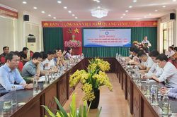 Nâng cao năng lực, công tác quản lý, hỗ trợ và phục vụ người học
