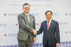 Việt Nam mong Nga - Ukraine nối lại đối thoại