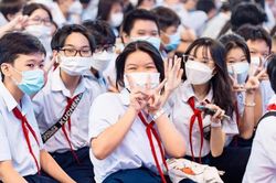 Lùi thời gian vào học, áp lực học tập có giảm?
