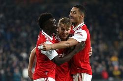 Thủ môn Arsenal: Ngôi đầu bảng Ngoại hạng Anh không có nghĩa lý gì