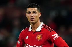 Ronaldo tự phá hỏng hình ảnh bản thân