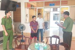 Bắt nóng hai đối tượng từ Long An về Đồng Tháp dùng tiền giả mua hàng