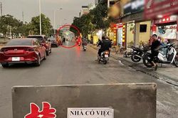 Dựng rạp cưới giữa đường, gia chủ còn dán tờ thông báo khiến ai nấy đọc lên cũng 'tức anh ách'