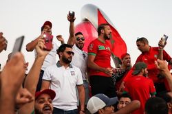 Fan giả được Qatar thuê để lấp đầy ghế khán giả tại World Cup 2022