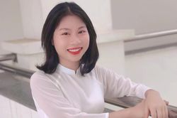 'Người mẹ đỡ đầu' giúp nữ sinh bước qua quãng đời khó khăn