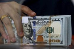 Tỷ giá USD trên thị trường tự do lao dốc