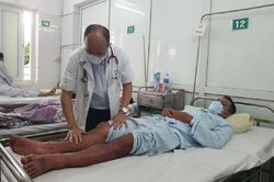 Số người mắc sốt xuất huyết vượt 300.000 ca, nhiều trường hợp trở nặng