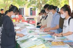 Văn hóa - Nghệ thuật Thông tin văn hóa Trưng bày hơn 2.000 đầu sách tại hội sách 'Huế - Di sản văn hóa'
