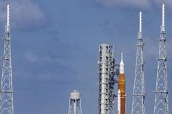 NASA phóng tàu vũ trụ Orion thám hiểm Mặt trăng