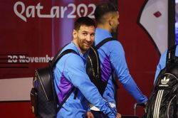 Messi và đồng đội đổ bộ Qatar, sẵn sàng chiến World Cup 2022