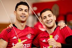 Ronaldo nêu tên 3 cầu thủ ngưỡng mộ nhất MU