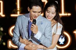 Bạch Công Khanh nức nở hát nhạc buồn, khán giả lại vào 'gửi gắm' Nam Em