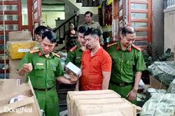 Phát hiện một cơ sở kinh doanh đồ chơi tình dục không rõ nguồn gốc