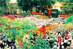 Bí thư Tỉnh ủy Quảng Trị Lê Quang Tùng chúc mừng ngành giáo dục nhân kỷ niệm 40 năm ngày Nhà giáo Việt Nam