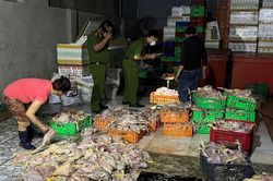 Chặn kịp thời 2 tấn gà chết sắp tuồn ra thị trường Đồng Nai, TPHCM