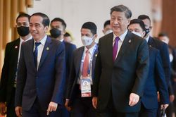 Lãnh đạo các nền kinh tế APEC bên hành lang hội nghị